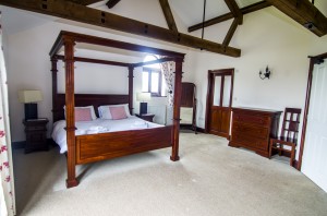 Woodpecker Four Poster Bed